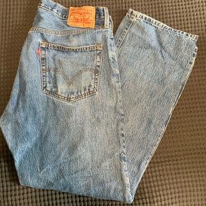 Vintage 501 medium wash Levi’s